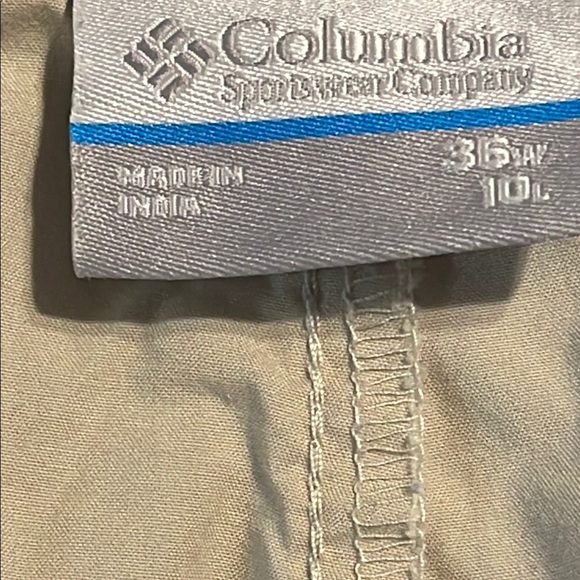 Columbia Men's Tan Flat Front Shorts - Picture 6 of 7